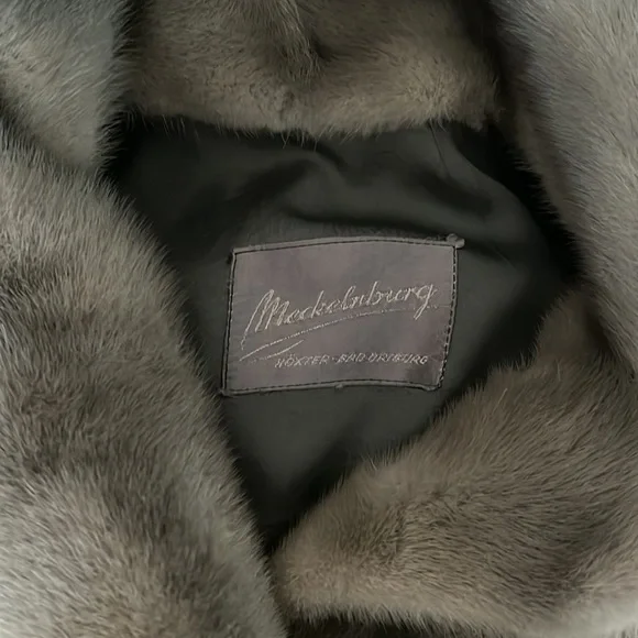 Gorgeous light grey Mink jacket perfect conditions from Paris - Picture 13 of 16